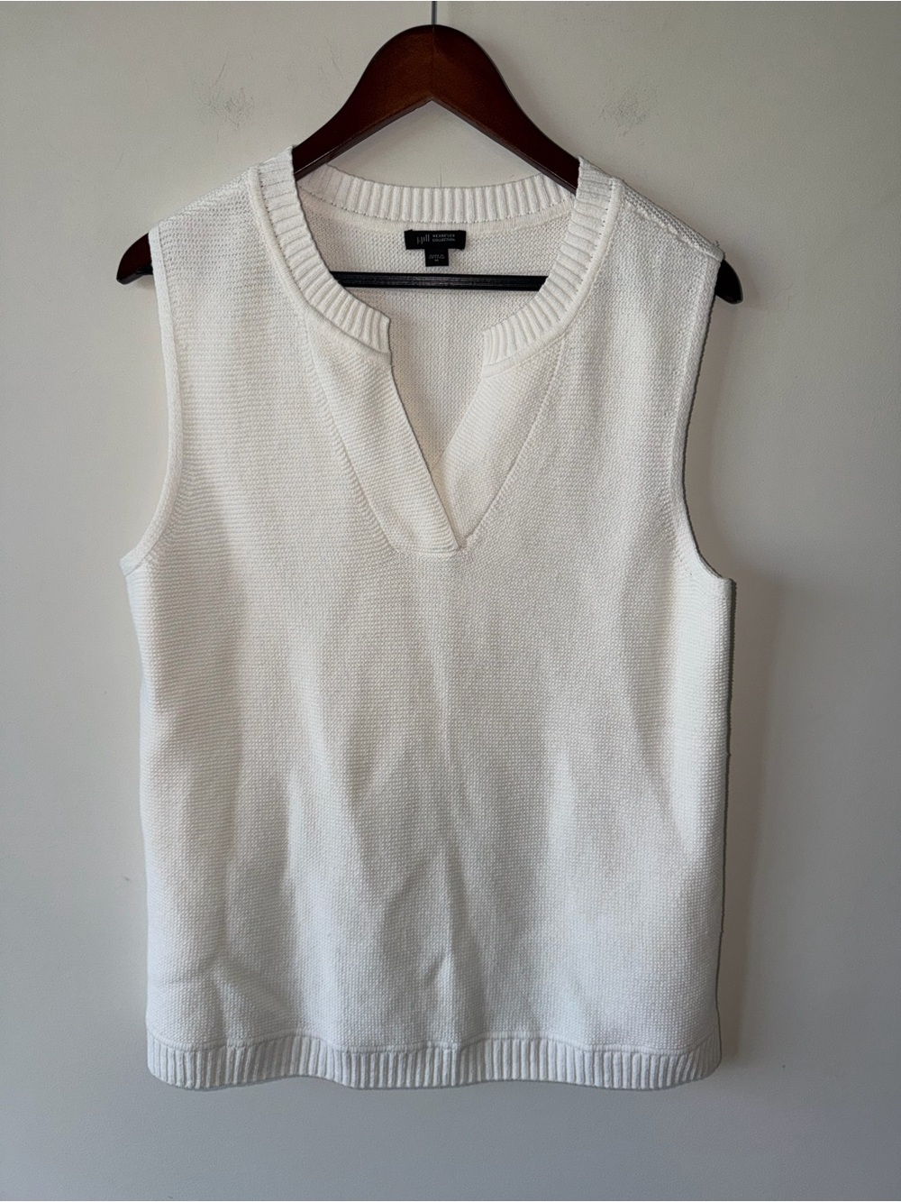 J. Jill Cream V-Neck Sleeveless Knit Sweater